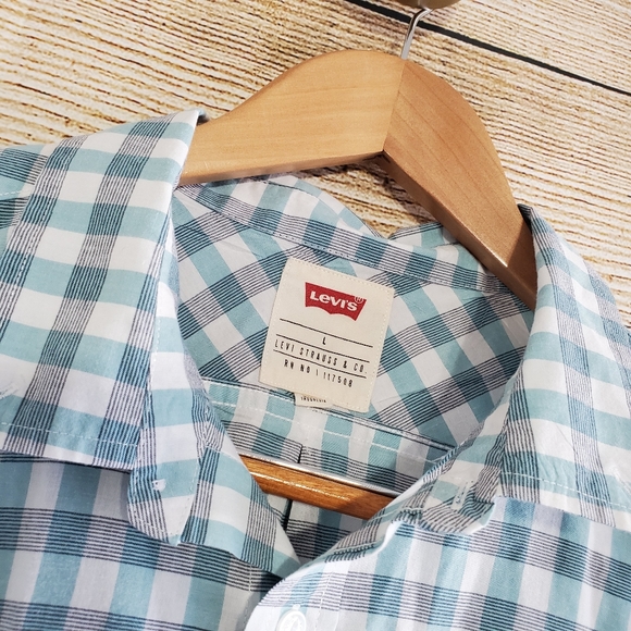 💟❣️ Levi's Blue Plaid Short Sleeve Button Down Casual Shirt Large - Picture 3 of 5